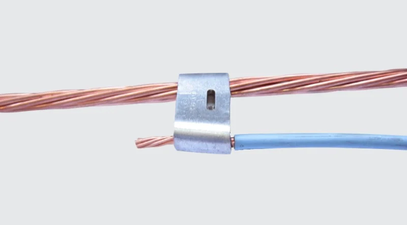 Conector cunha assimétrico (CDC assimétrico)